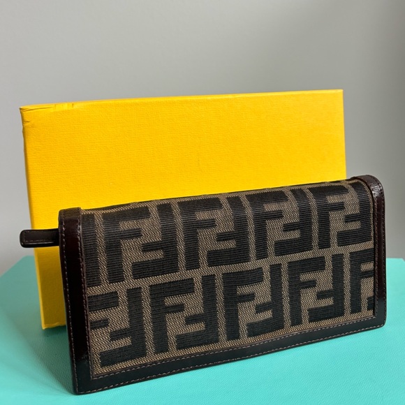 Vintage Fendi wallet Zucca print - Picture 1 of 13